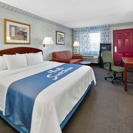 Days Inn & Suites By Wyndham Bentonville Eksteriør bilde