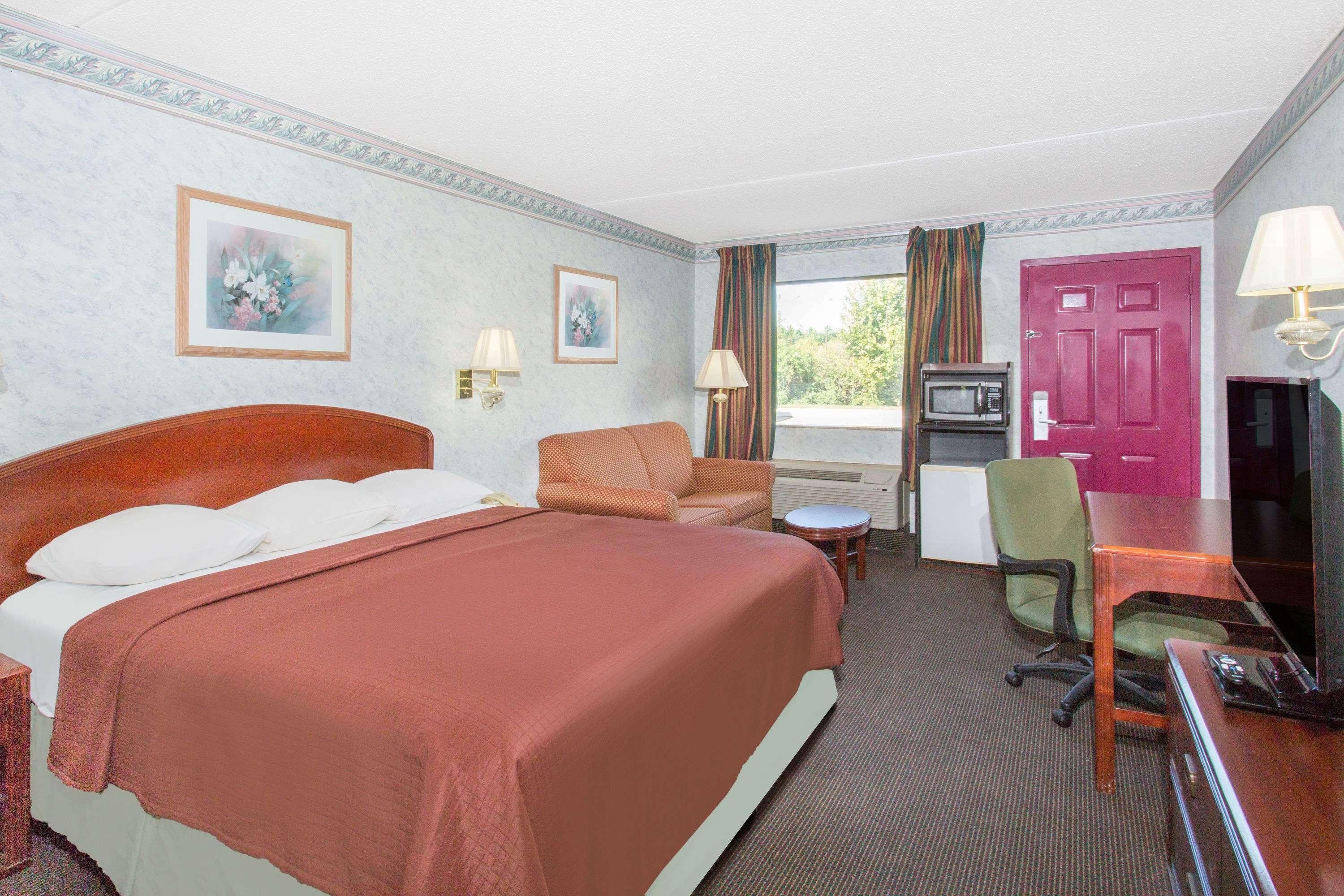 Days Inn & Suites By Wyndham Bentonville Eksteriør bilde