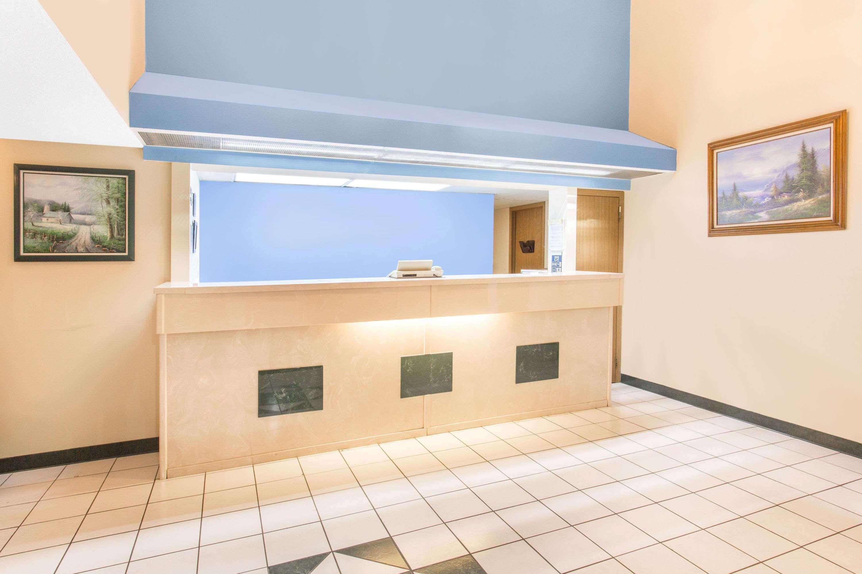 Days Inn & Suites By Wyndham Bentonville Eksteriør bilde