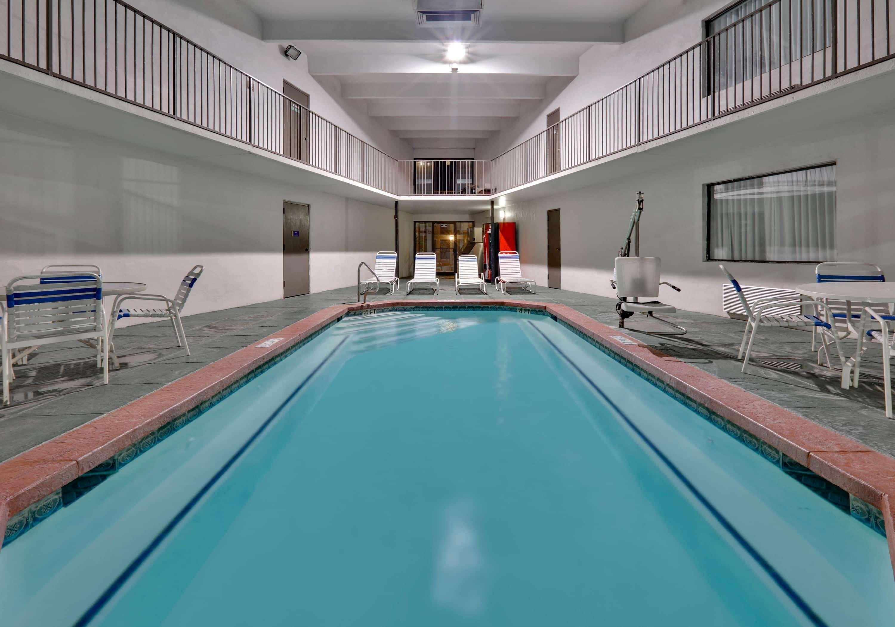 Days Inn & Suites By Wyndham Bentonville Eksteriør bilde