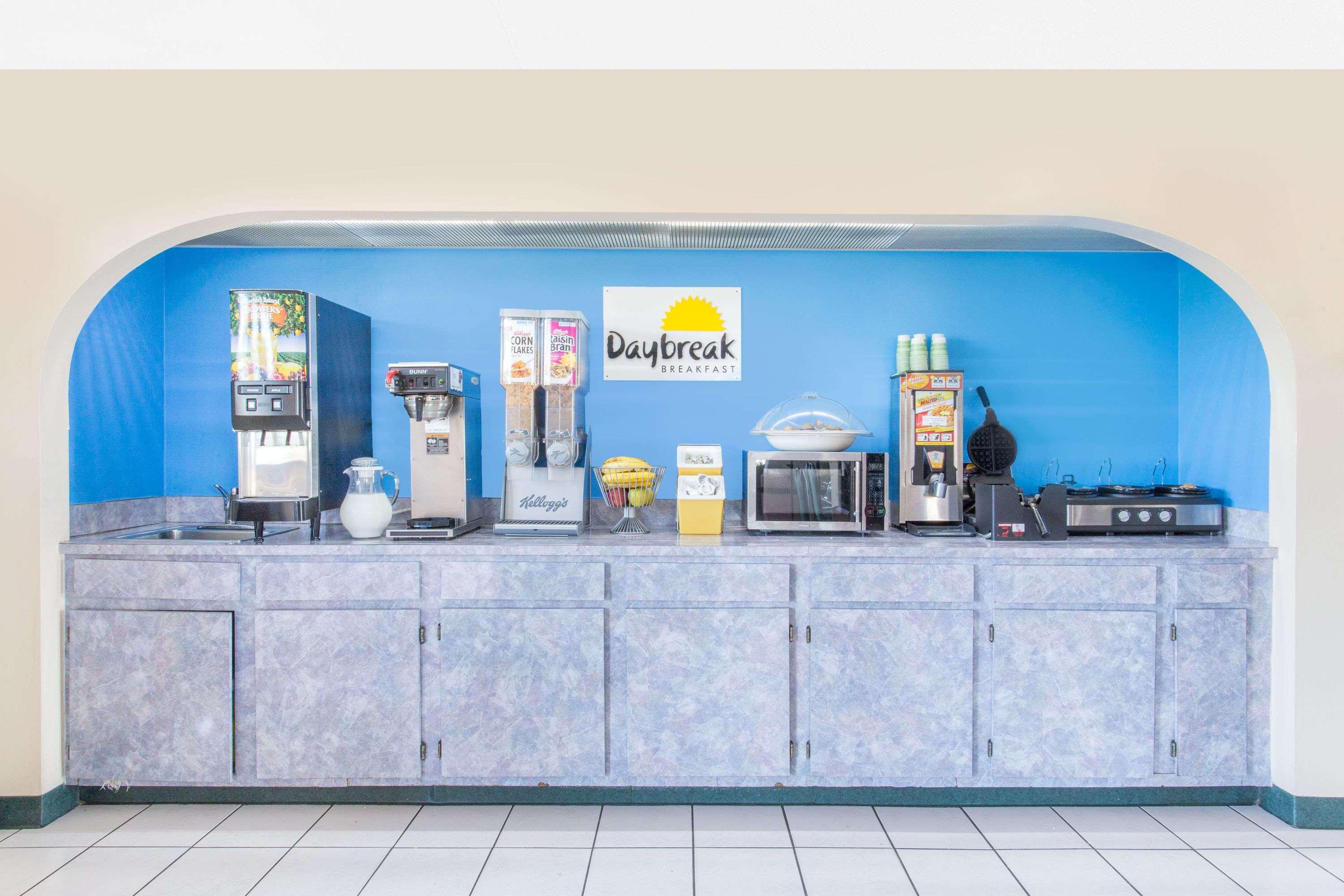 Days Inn & Suites By Wyndham Bentonville Eksteriør bilde