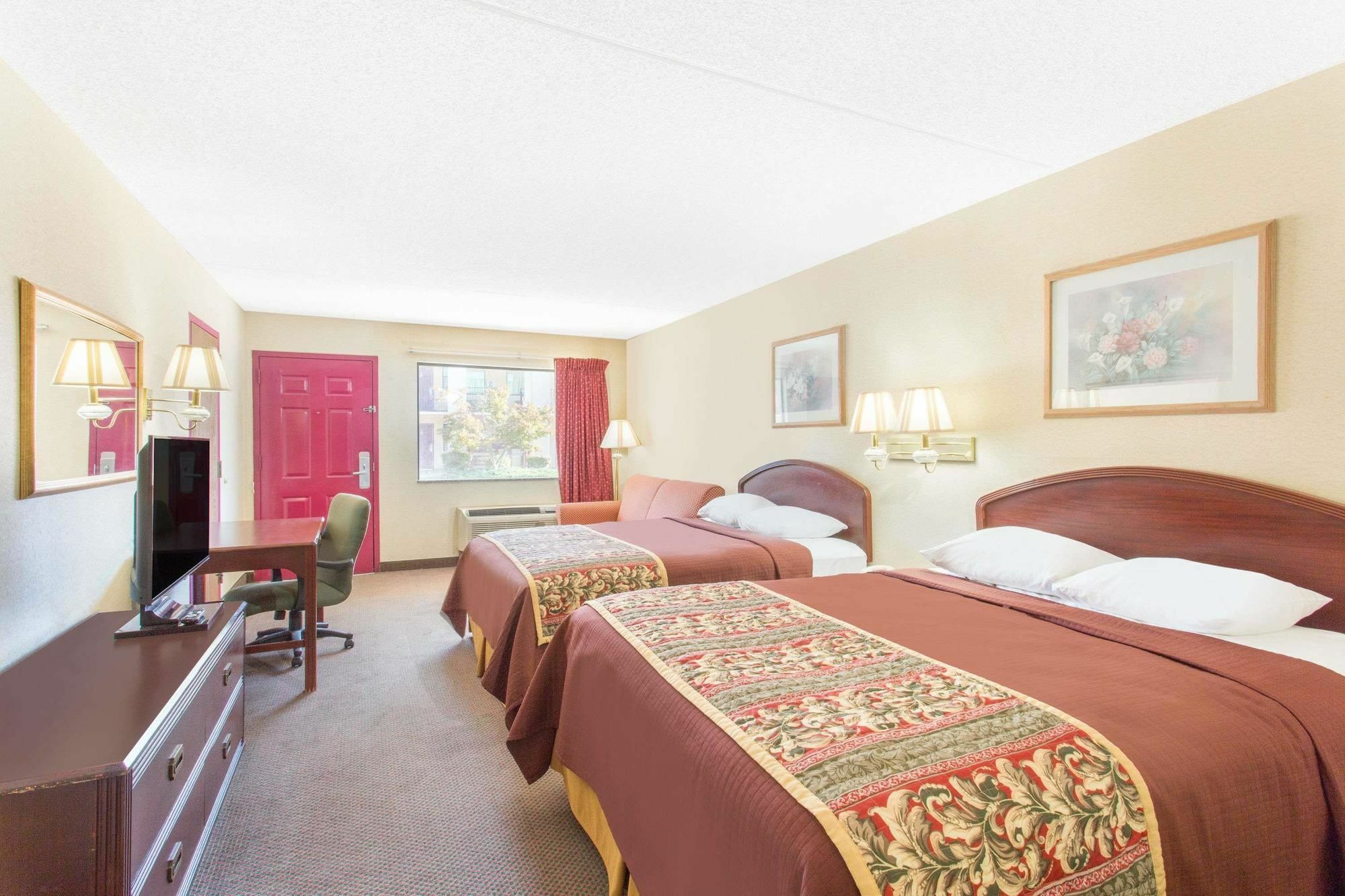 Days Inn & Suites By Wyndham Bentonville Eksteriør bilde